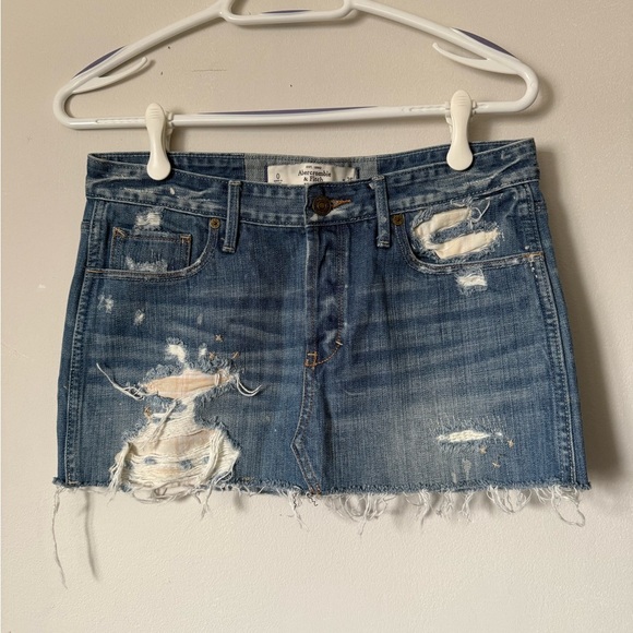 Y2K Abercrombie & Fitch Distressed Denim Micro Mini Skirt Size 25 Low Rise - Picture 1 of 11